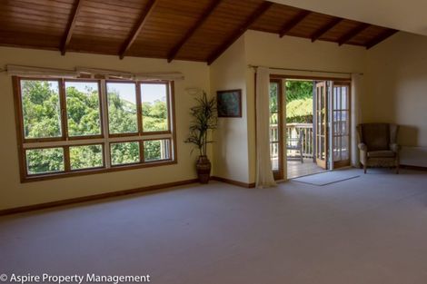 Photo of property in 505 Scenic Drive, Waiatarua, Auckland, 0612