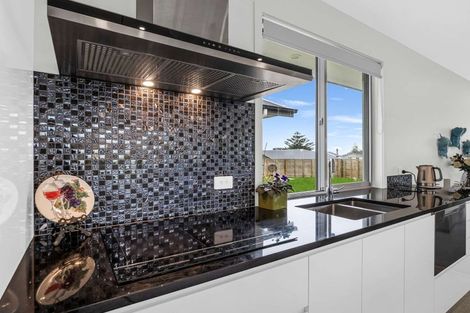 Photo of property in 20 Taonui Street, Waitarere Beach, Levin, 5510