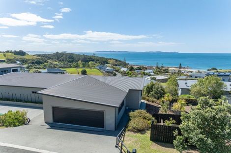Photo of property in 6 Sunrise Place, Cable Bay, 0420
