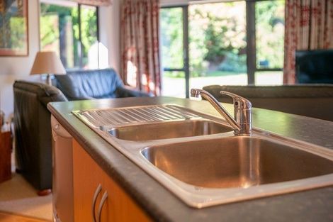 Photo of property in 4 Stoneleigh Grove, Paraparaumu, 5032