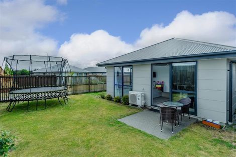 Photo of property in 17 Eric Melrose Lane, Halswell, Christchurch, 8025