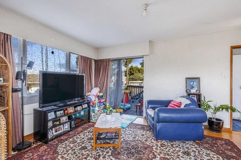 Photo of property in 28 Helena Street, Massey, Auckland, 0614
