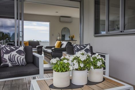 Photo of property in 32 Manhattan Rise, Orewa, 0931