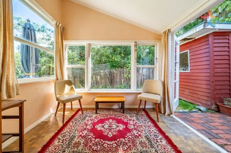 Photo of property in 32 Waitohu Road, York Bay, Lower Hutt, 5013