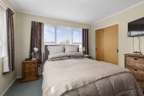 Photo of property in 6 Owaka Close, Kelson, Lower Hutt, 5010