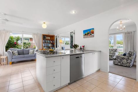 Photo of property in 5 Edgar Pearce Place, Howick, Auckland, 2014