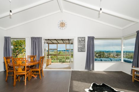 Photo of property in 69 Garfield Road, Helensville, 0800