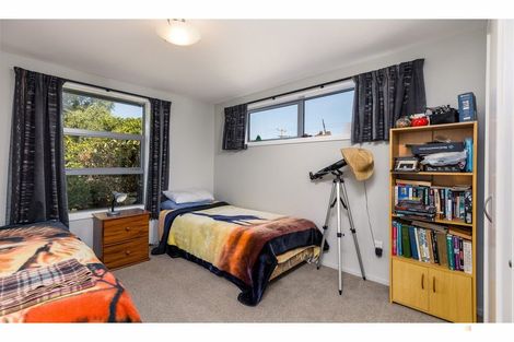 Photo of property in 84 Timaru Road, Waimate, 7924