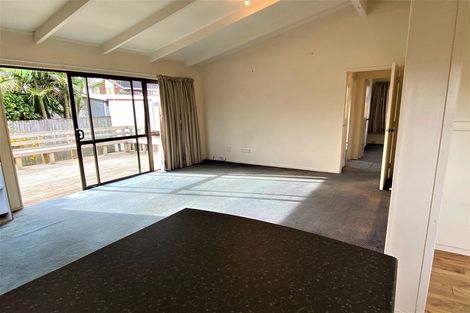 Photo of property in 12a Tamaki Bay Drive, Pakuranga, Auckland, 2010