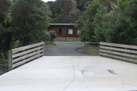 Photo of property in 36 Leigh Road, Leigh, 0985