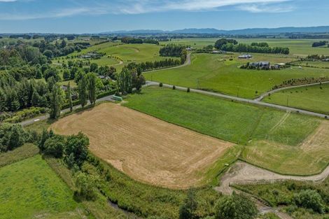 Photo of property in 15 Junction Road, Halcombe, 4777