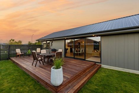 Photo of property in 27 Pentecost Road, Rangiora, 7400