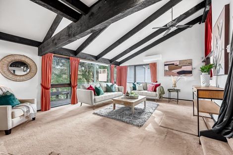 Photo of property in 8 Freemans Way, Pinehaven, Upper Hutt, 5019