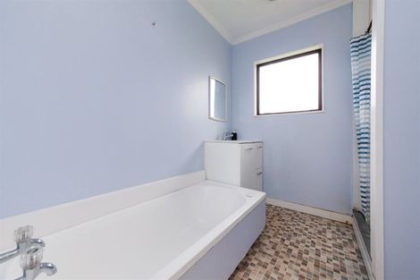 Photo of property in 8 Coromandel Court, Roslyn, Palmerston North, 4414