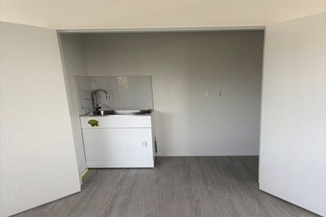 Photo of property in 47 Dale Crescent, Pakuranga, Auckland, 2010