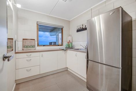 Photo of property in 20 Whangaparaoa Road, Red Beach, 0932