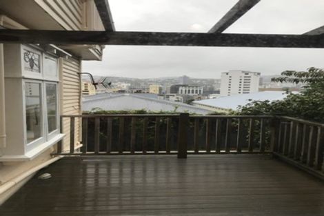 Photo of property in 7a Hawker Street, Mount Victoria, Wellington, 6011