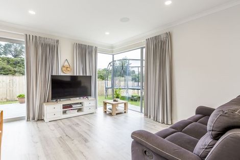 Photo of property in 41 Woodridge Drive, Stanmore Bay, Whangaparaoa, 0932