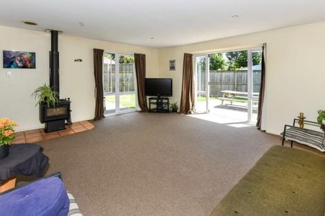 Photo of property in 15 Cross Street, Coalgate, 7673