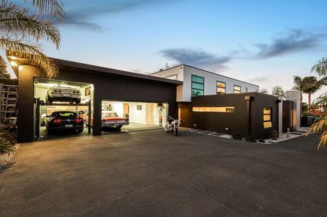 Photo of property in 3 Mansion Court, West Harbour, Auckland, 0618