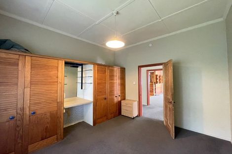 Photo of property in 82 Hazelhurst Pass, Caversham, Dunedin, 9012