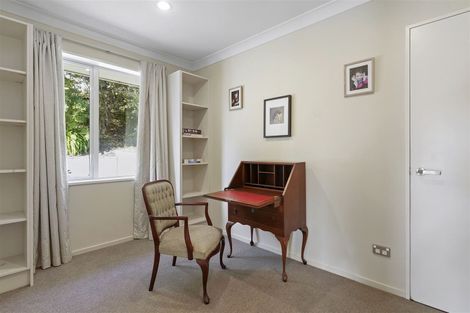 Photo of property in 18 Saint Andrews Hill Road, Mount Pleasant, Christchurch, 8081