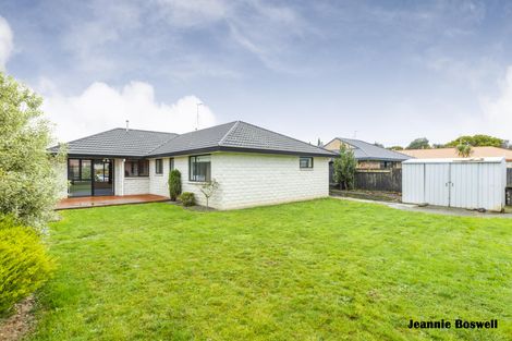 Photo of property in 20 Aspen Way, Kelvin Grove, Palmerston North, 4414