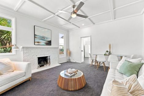 Photo of property in 1 Karewa Street, Castlecliff, Whanganui, 4501