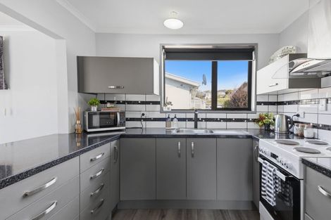 Photo of property in 1 Mary Street, Gore, 9710