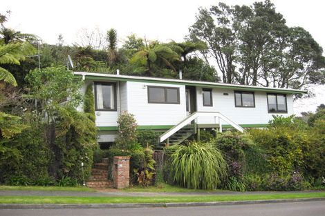 Photo of property in 1 Spencer Place, Merrilands, New Plymouth, 4312