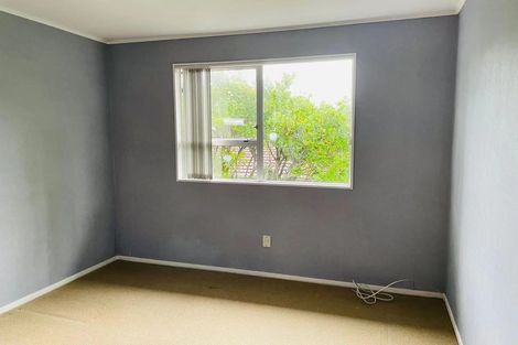 Photo of property in 23 Trias Road, Totara Vale, Auckland, 0629