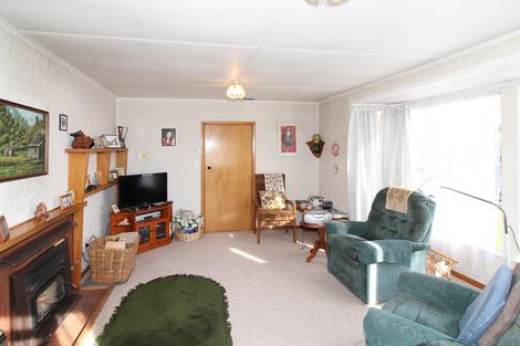 Photo of property in 4 Hughan Place, Carterton, 5713