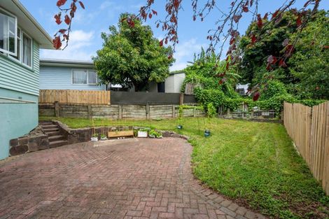 Photo of property in 33 Henderson Crescent, Parkvale, Tauranga, 3112