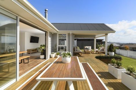 Photo of property in 15 Damien Place, Ohauiti, Tauranga, 3112