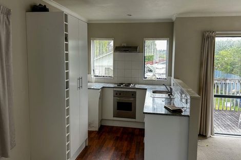 Photo of property in 16 Kelman Road, Kelston, Auckland, 0602