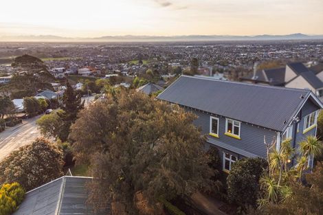 Photo of property in 83 Hackthorne Road, Cashmere, Christchurch, 8022