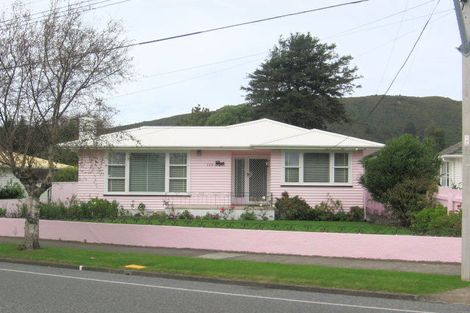 Photo of property in 125 Cambridge Terrace, Fairfield, Lower Hutt, 5011