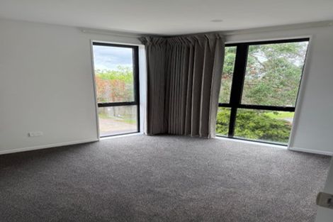 Photo of property in 4 Chatsworth Crescent, Pakuranga Heights, Auckland, 2010