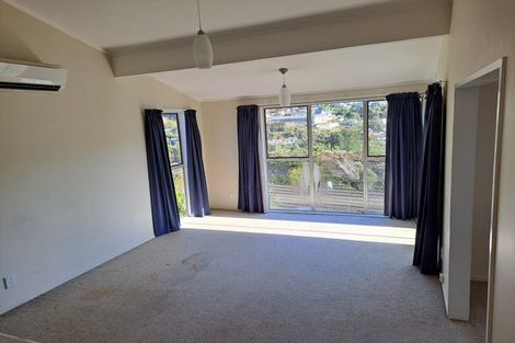 Photo of property in 84 Taylor Terrace, Tawa, Wellington, 5028