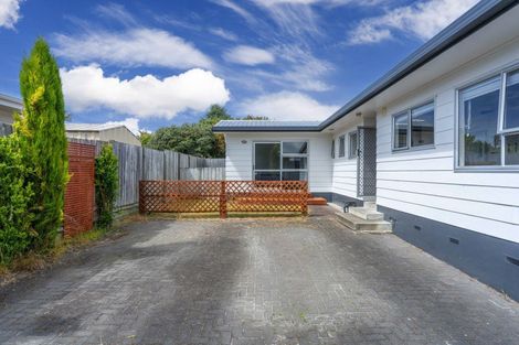 Photo of property in 35 Otupai Street, Two Mile Bay, Taupo, 3330