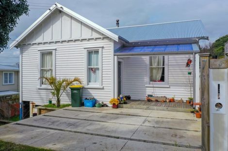 Photo of property in 7 Whiteley Street, Moturoa, New Plymouth, 4310