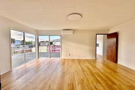 Photo of property in 38 Sharland Avenue, Manurewa, Auckland, 2102