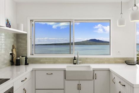 Photo of property in 4/64 Seacliffe Avenue, Belmont, Auckland, 0622