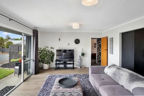 Photo of property in 2/586 Bank Street, Te Awamutu, 3800