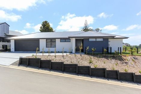 Photo of property in 2 Western Rise, Hurworth, New Plymouth, 4310