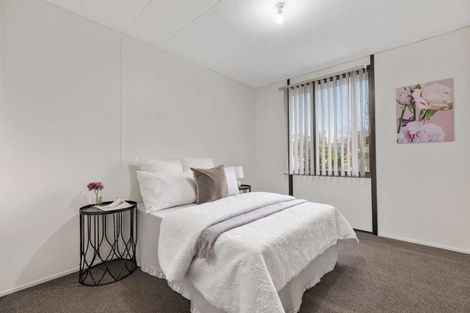 Photo of property in 2/16 Sarajevo Place, Massey, Auckland, 0614