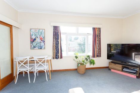 Photo of property in 64 Great North Road, Saint Johns Hill, Whanganui, 4500