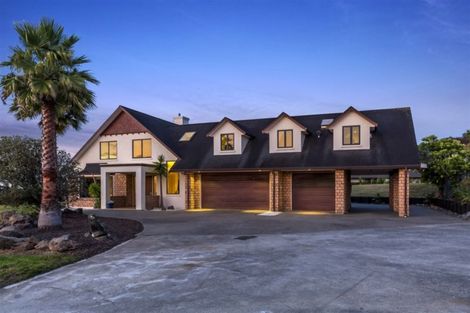 Photo of property in 1 Michael Bosher Way, Flat Bush, Auckland, 2019