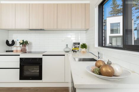 Photo of property in 16 Whai Hua Lane, Mangere Bridge, Auckland, 2022