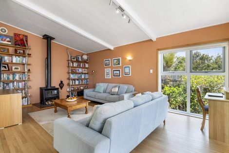 Photo of property in 94 Saddleback Rise, Murrays Bay, Auckland, 0630